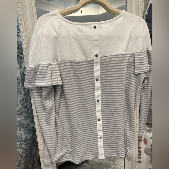 Women’s top - Picture 2 of 2